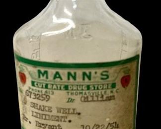 VINTAGE/ANTIQUE MANN'S DRUG MEDICINE BOTTLE W/PAPER LABEL – 1954