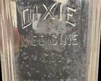 ANTIQUE DIXIE MEDICINE CO. - CHARLOTTE, NC     BOTTLE 