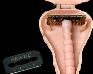 VINTAGE/ANTIQUE “KEWTIE” RAZOR SET