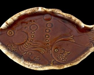 VINTAGE HULL POTTERY “FISH” PLATE