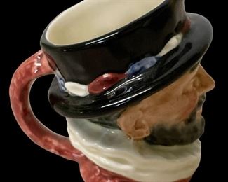 VINTAGE/ANTIQUE STEIN MUG #5   ROYAL DOULTON    “BEEFEATER”
