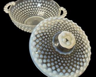 VINTAGE/ANTIQUE HOBNAIL/MOONSTONE COVERED CANDY DISH