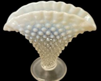 VINTAGE/ANTIQUE HOBNAIL/MOONSTONE FAN VASE