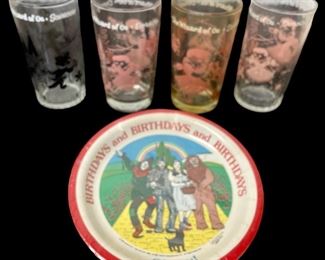 VINTAGE WIZARD OF OZ GLASSES AND PAPER PLATES