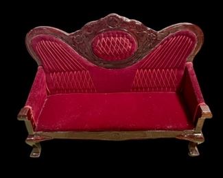 “ANTIQUE” STYLE DOLL SOFA