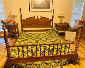  Ethan Allen Queen Size Spindle Bed 