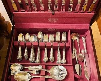Stunning Vintage Gotham Sterling Silver  Set of 120pc
    “English Gadroon”