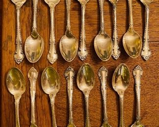 Vintage Sterling Silver Set of
    “English Gadroon”
Closeup of Teaspoons