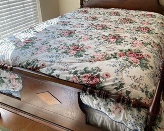 Matching Antique full bed frame to Antique dresser and vanity 
