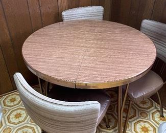 Vintage Kitchen Table w/ 3 chairs 