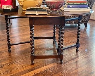 Twisted leg antique table
