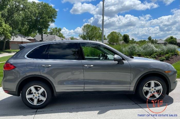 2011 PORSCHE Cayenne - 41,000 Miles