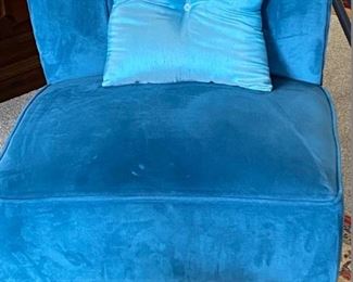 NICE VELVET BLUE SIDE CHAIR WITH VINTAGE PILLOW