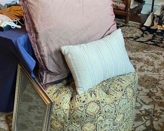 Ottoman Pouf
