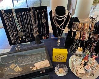 Assorted Jewelry, bangle bracelets from India