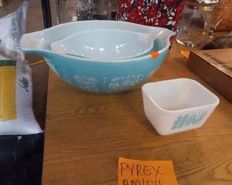 VINTAGE AMISH BUTTERPRINT DIDHES