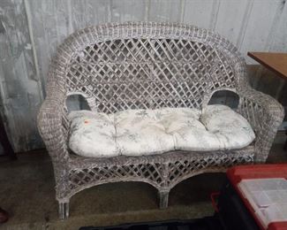 WICKER BENCH