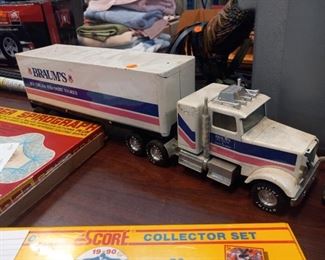 DIE CAST TRUCK