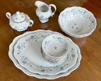 John Haviland Snack/Berry Set                                                            9 bowls, 2 serving bowls, 2 platters, creamer & sugar bowl