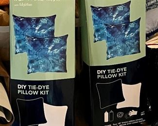 Tie-Dye Pillow Kit
