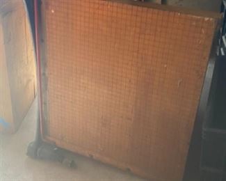 Large Paper Cutter (Vintage)