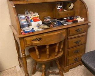 sold maple wood roll top desk. great size!