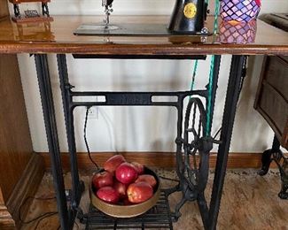 antique singer sewing machine 