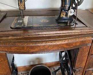 Antique White sewing machine original case original antique vintage condition 