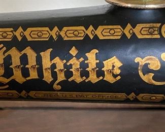 close up fo WHite machine 