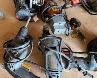SELECTION OF POWER TOOLS 