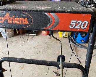 ARIENS SNOW BLOWER WORKS GREAT 