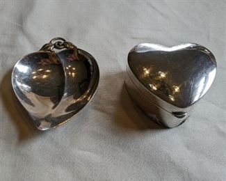 These little cuties are by Tiffany and they were NOT found in a breakfast cereal box.