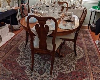 VINTAGE DINING TABLE & 6 CHAIRS