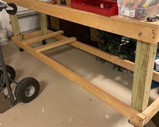 Work bench on wheels