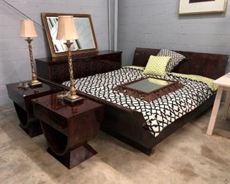 King size bedroom suite with two nightstands and dresser. Orlando Auction