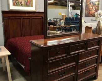 Queen bedroom suite and dresser with mirror.  For sale Orlando