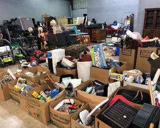 Household goods. For Sale Orlando Auction