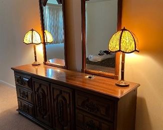 Double mirror dresser or 2 lamps