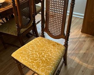 Thomasville table and chairs.  Table does have a leaf.