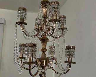 Beautiful chandelier, chain plug in. 