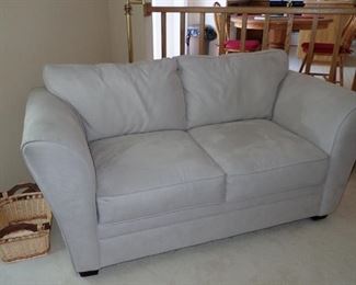 SUEDE EASY CARE LOVESEAT BEAUTIFUL CONDITION