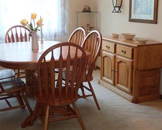 OAK TABLE AND 6 CHAIRS
