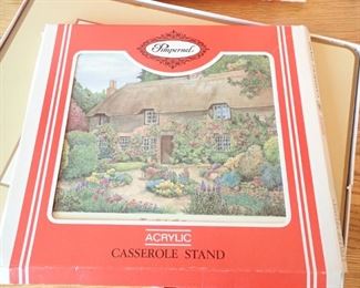 CASSEROLE STAND