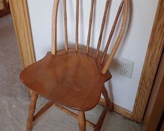 OAK SIDE CHAIR