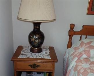 MAPLE END TABLE - PAINTED LAMP