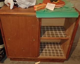 SLIDING DOOR CABINET