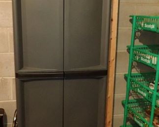 RUBBERMAID 4 DOOR CABINET