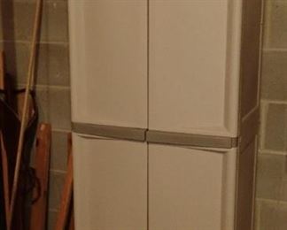 RUBBERMAID 4 DOOR STORAGE CABINET