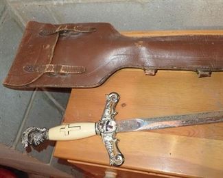 KNIGHTS TEMPLAR SWORD / CASE / LEATHER CARING CASE