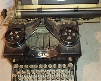 ROYAL TYPEWRITER